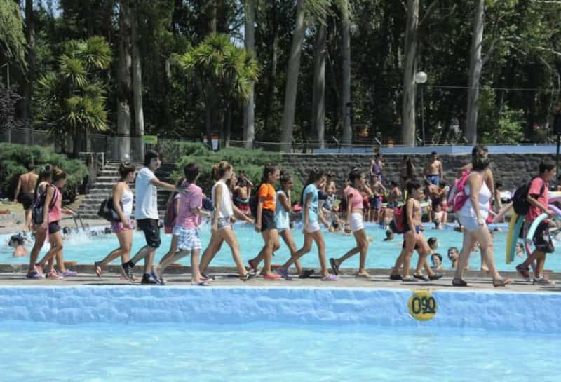 La demanda explotó y en 24 horas se completaron los 2.700 cupos para la Colonia Municipal
