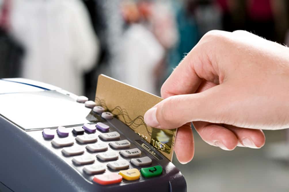 El dólar tarjeta para turistas al exterior comenzará a regir este viernes, confirmó Pesce
