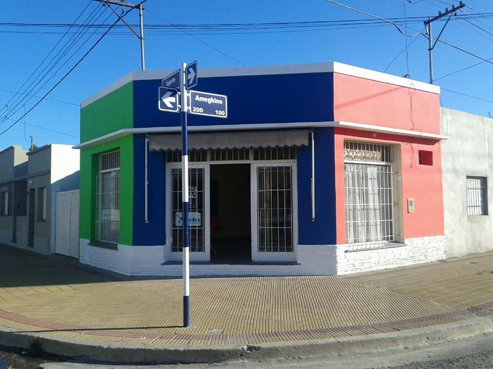 La esquina de Ugarte y Ameghino, corazón de Villa Italia, sede de Redes Tandilenses