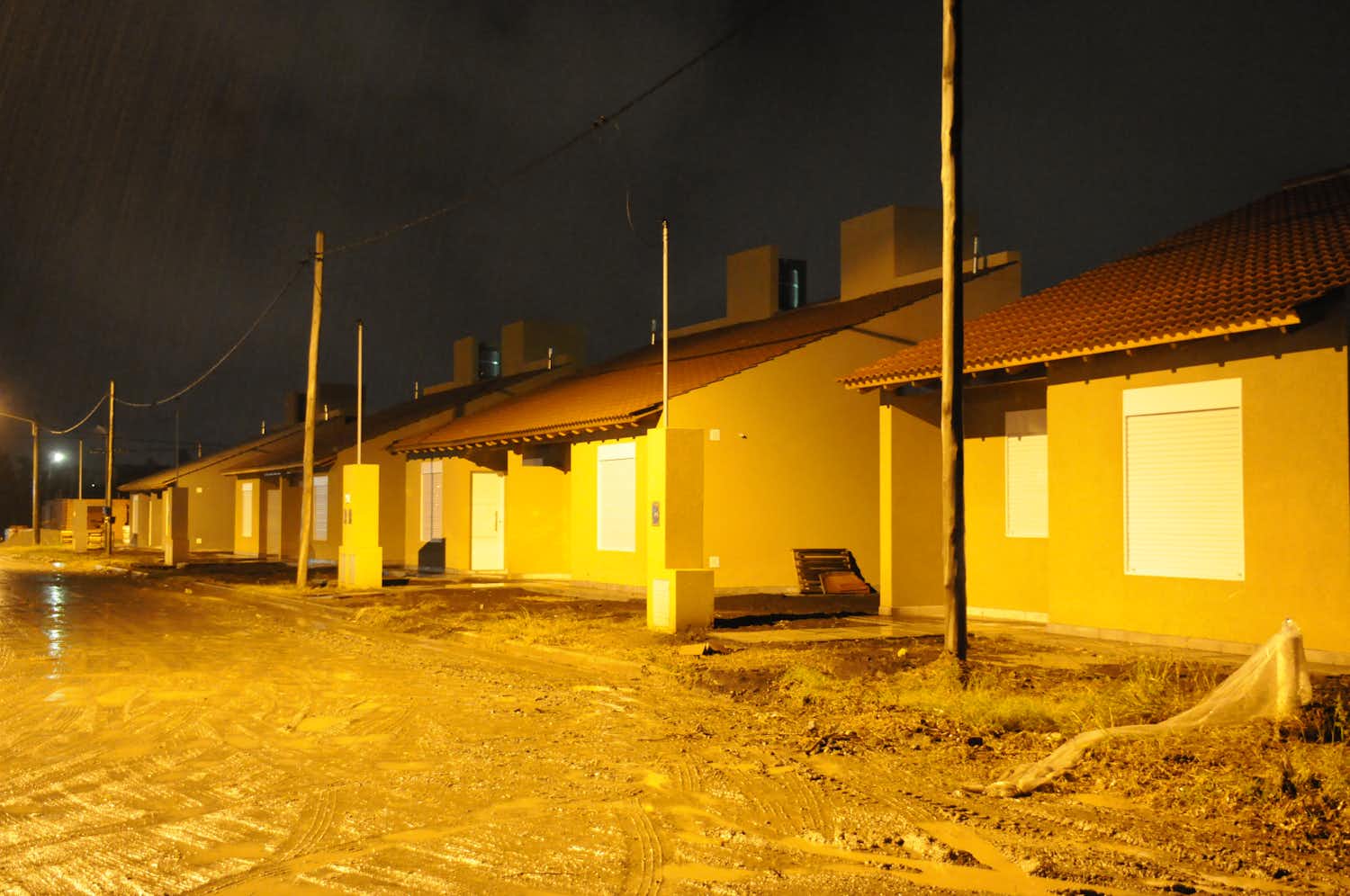Junto al Instituto Provincial  de la Vivienda, la cooperativa  Falucho entregó 19 casas