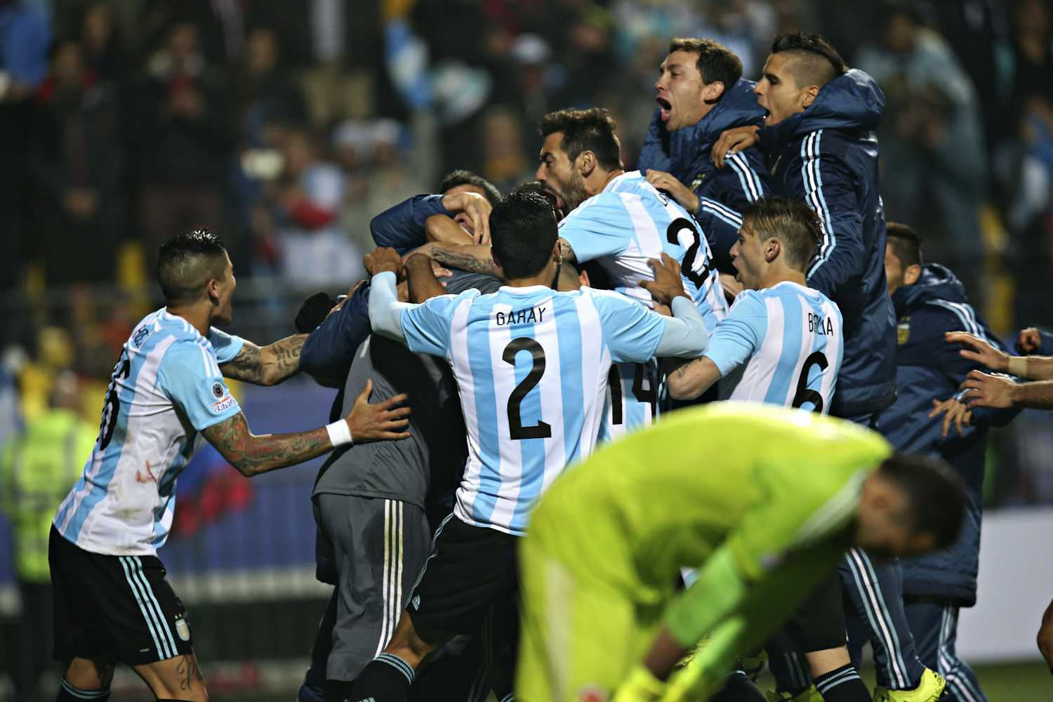 Argentina tuvo que sufrir hasta los penales para sellar su pasaje a semifinales