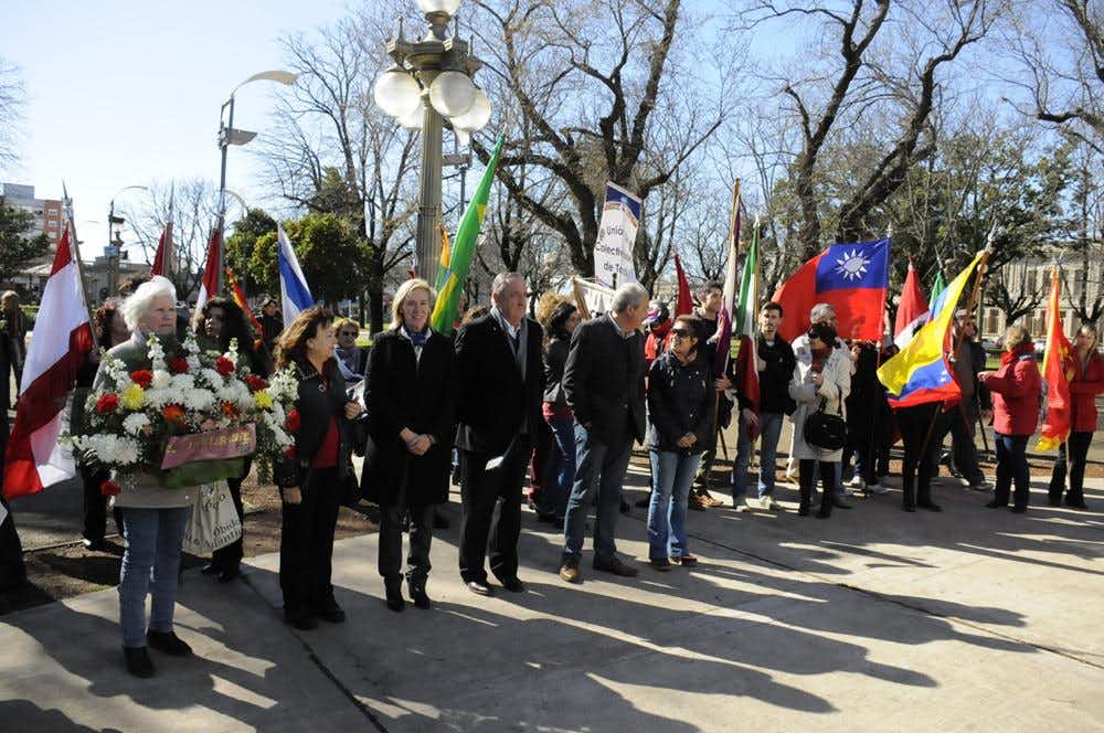 En el Día del Inmigrante, la Unión de  Colectividades bregó por la paz en el mundo