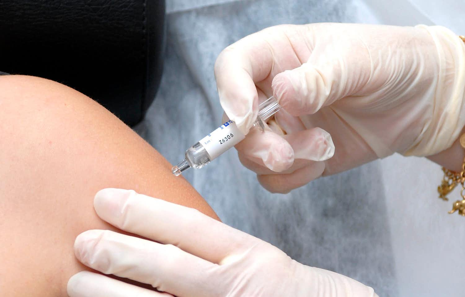 La Provincia entregó más de 3 millones de  vacunas en los primeros 90 días de gestión