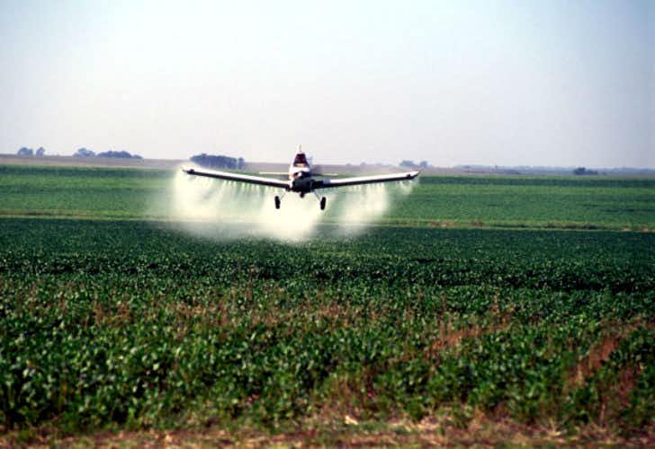 Agroindustria  suspendió por un año la resolución que avalaba la fumigación cerca de áreas sensibles