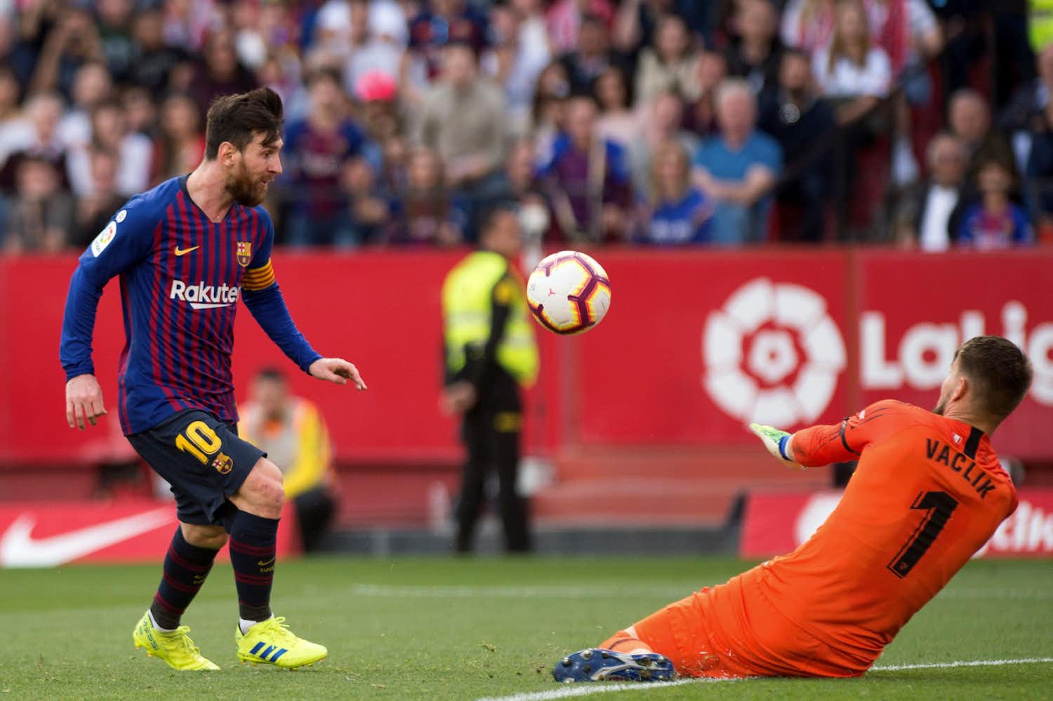 Triunfo de Barcelona, con un Messi descollante