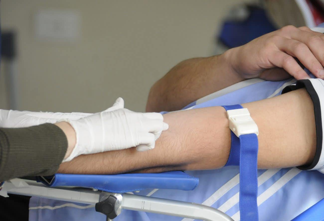 Las clínicas y sanatorios  alertaron por la caída de  donaciones de sangre